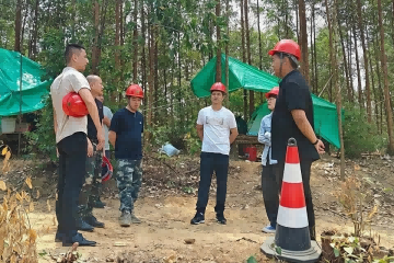 廖长琨到柳城伐区检查工作