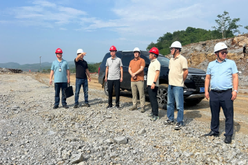 鹿寨县应急管理局局长廖翔到矿区检查指导工作